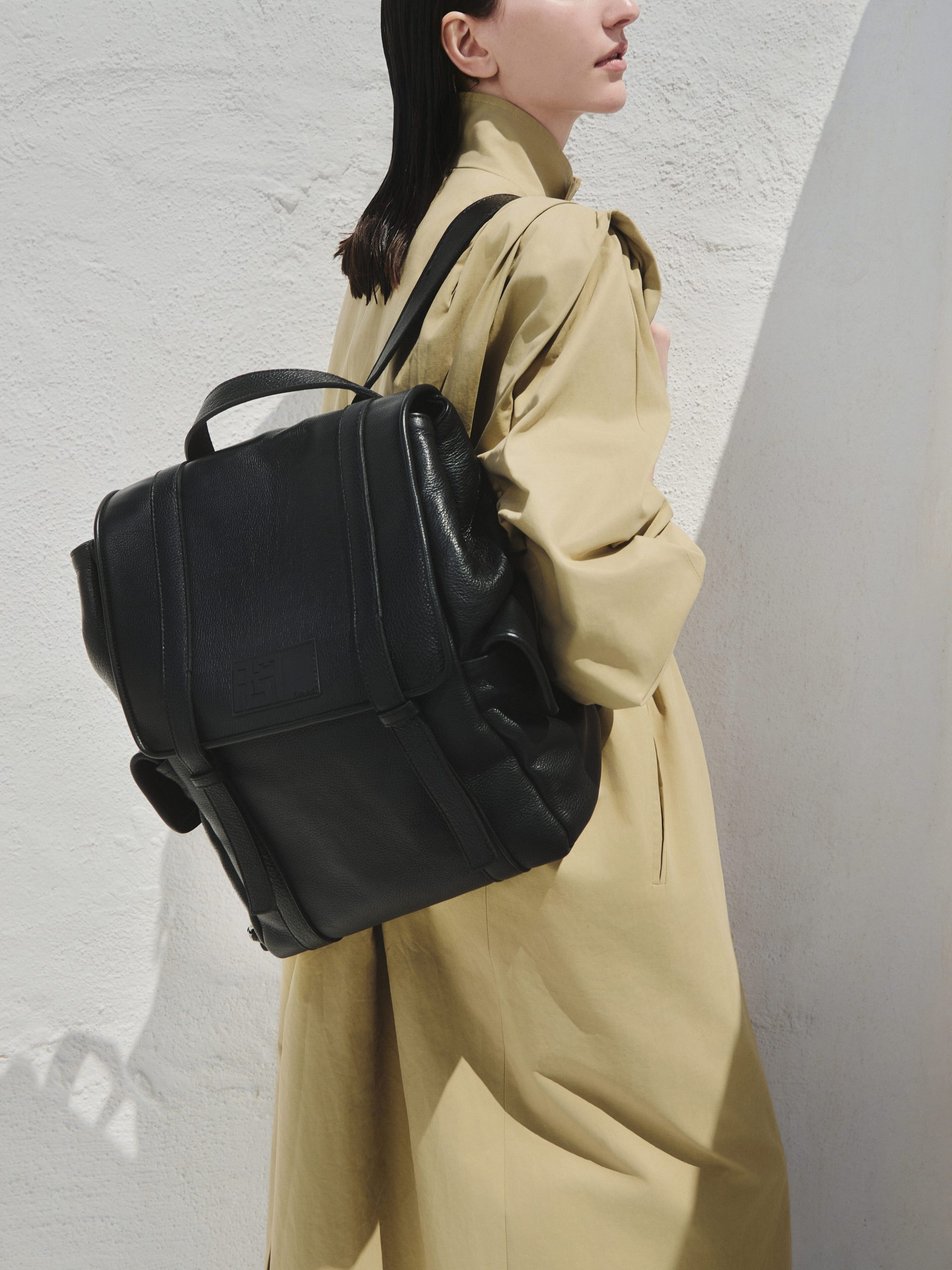 AVAKAS leather